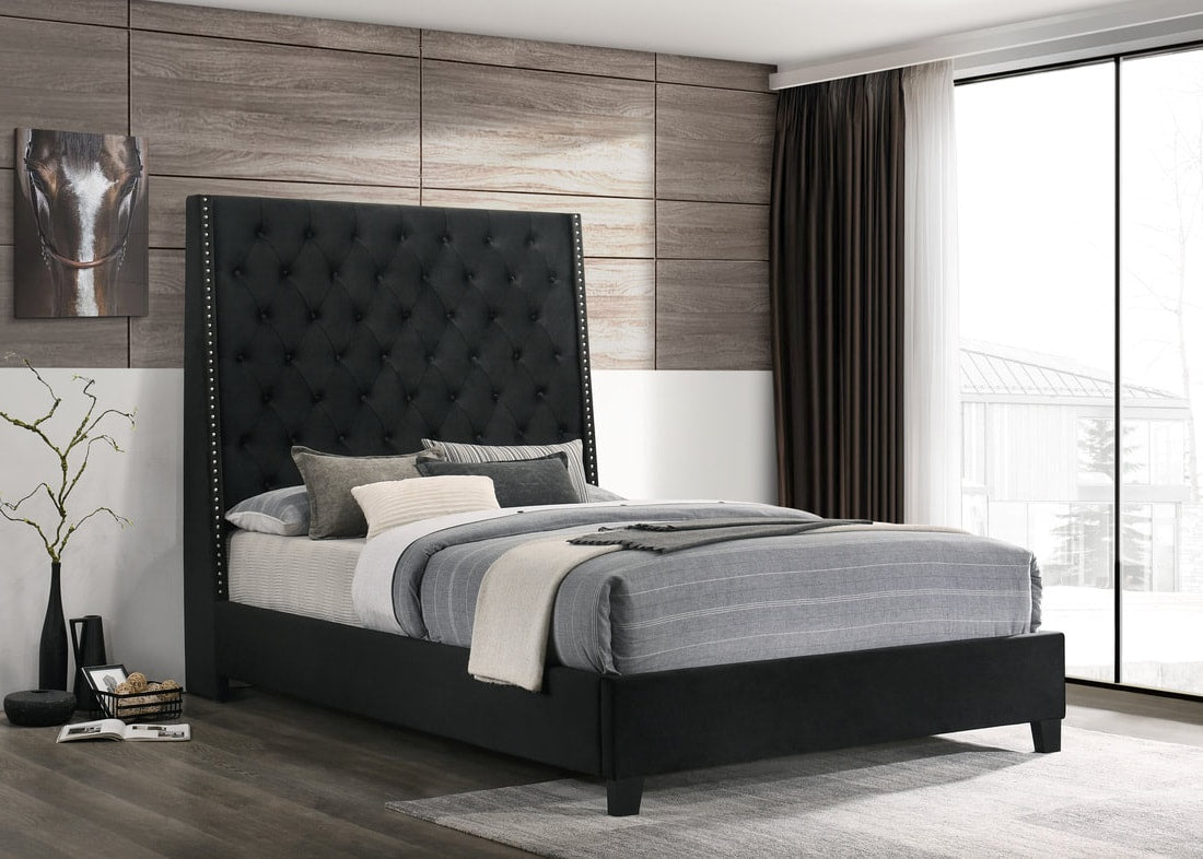 HH630 Black Velvet King/Queen Bed