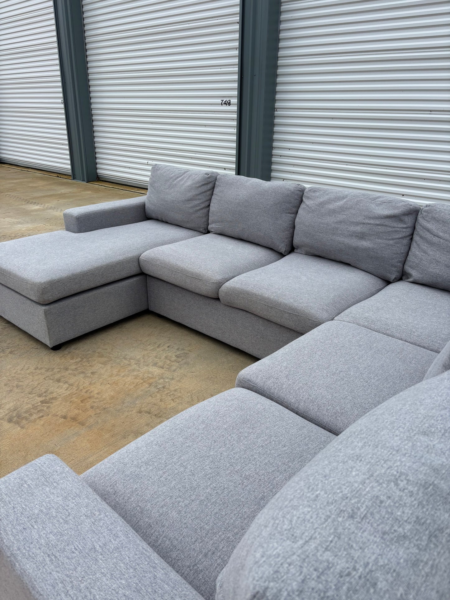 Light Grey U Shape Sectional Excellent Condition