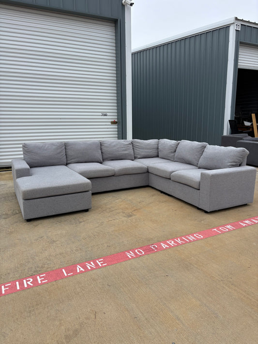 Light Grey U Shape Sectional Excellent Condition