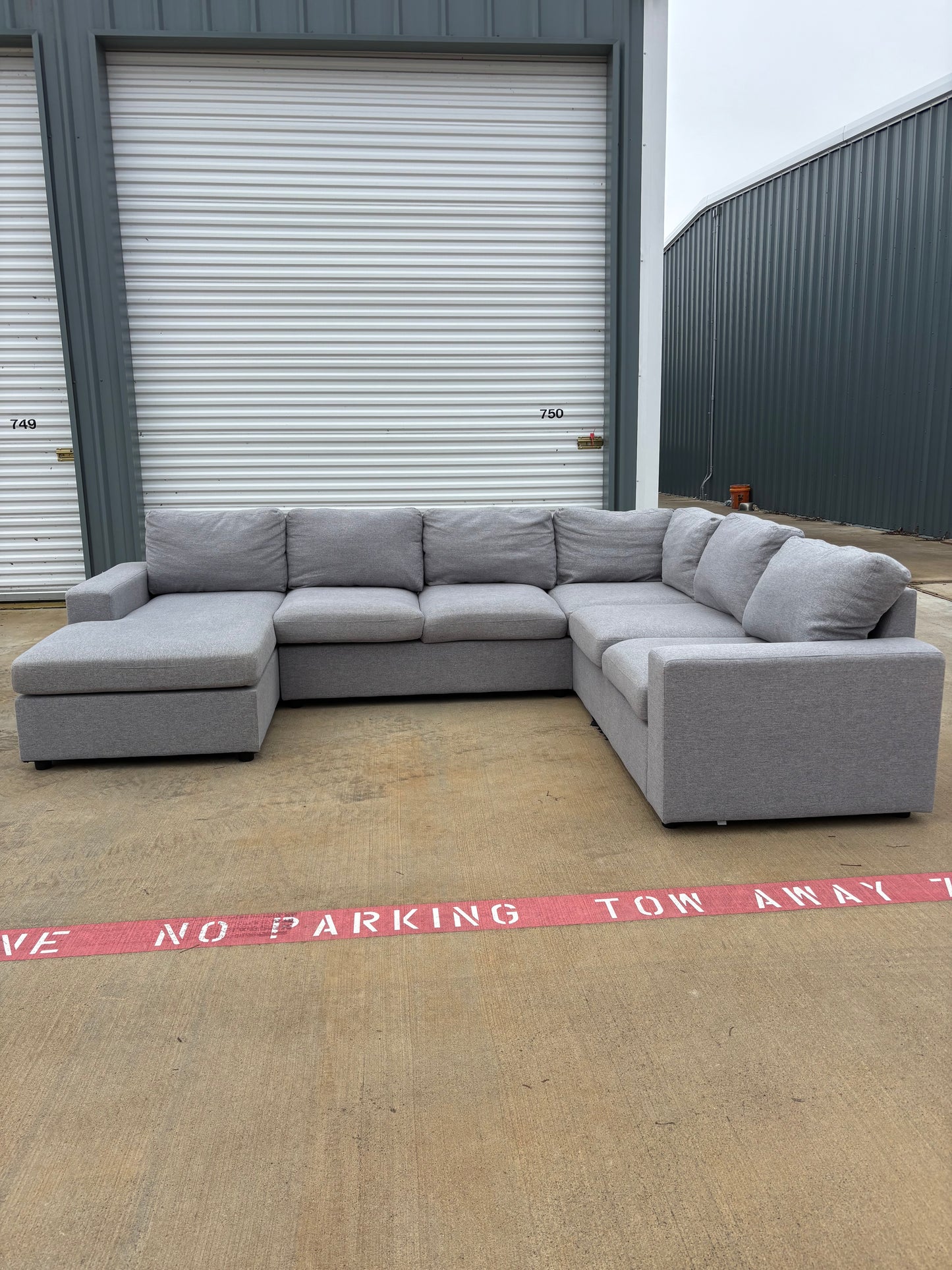 Light Grey U Shape Sectional Excellent Condition