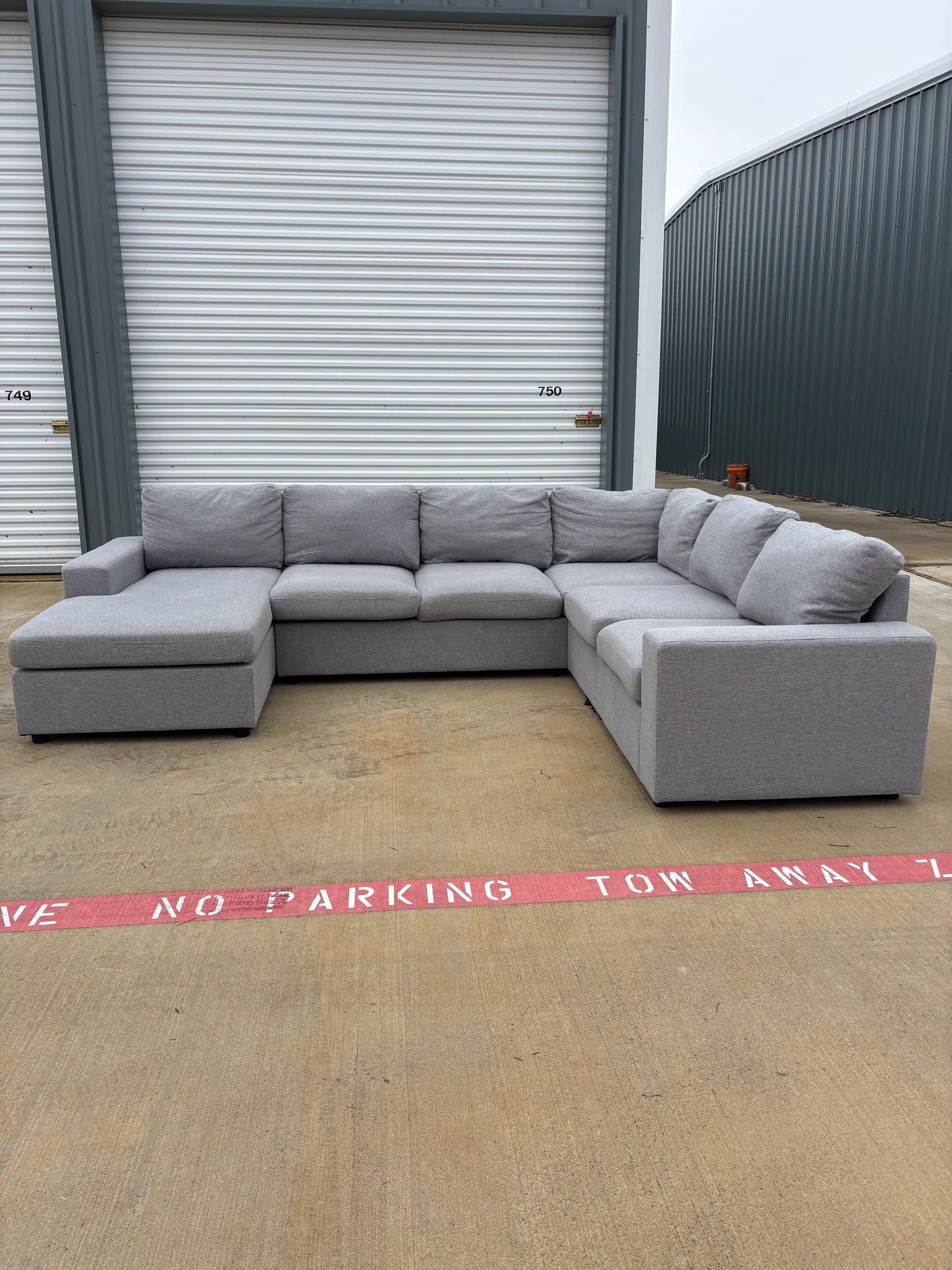 Light Grey U Shape Sectional Excellent Condition