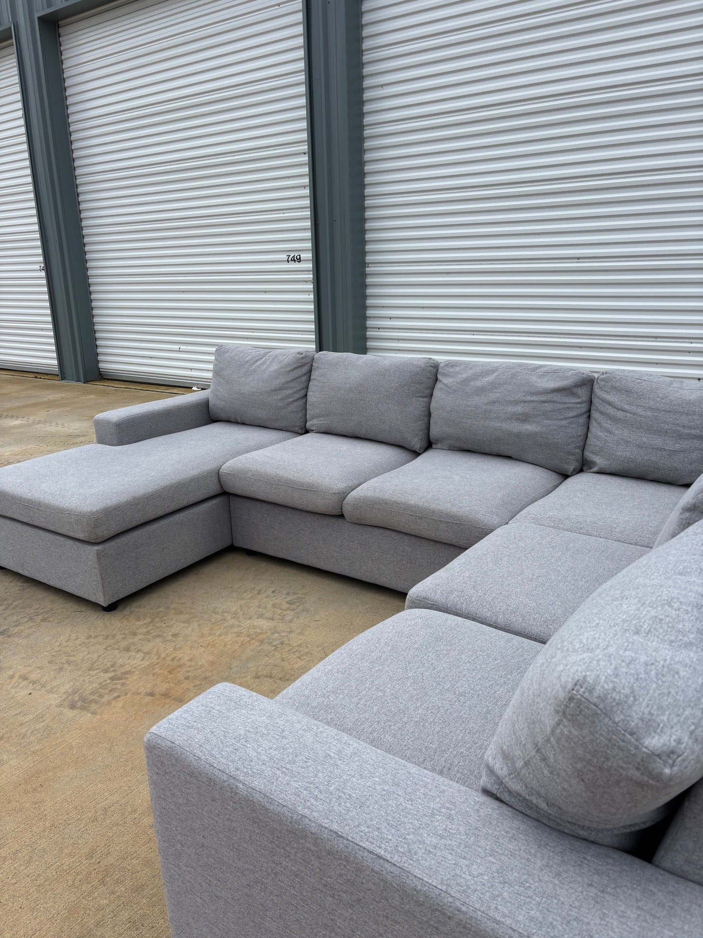 Light Grey U Shape Sectional Excellent Condition