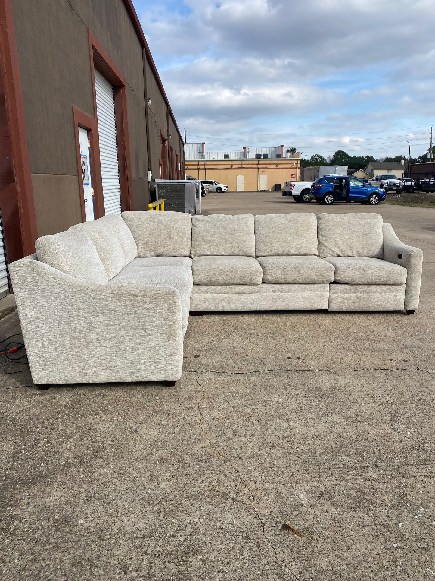 Craftmaster Oatmeal Reclining Sectional Couch